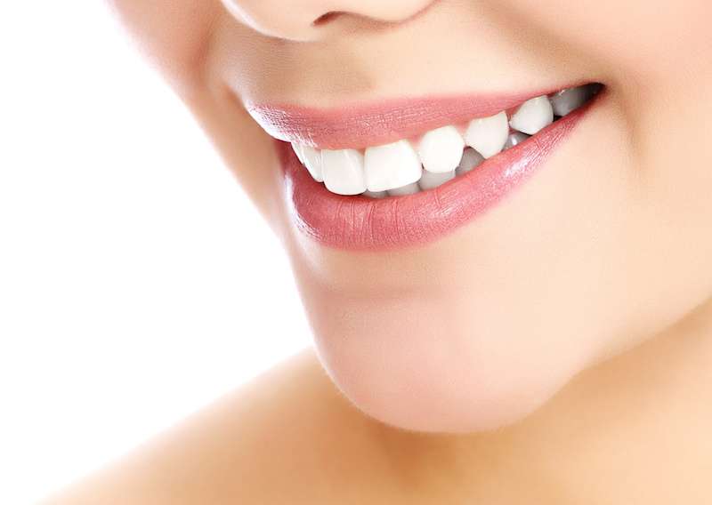 持ち前の技術力を活かした治療を行い健康な歯の維持を支えます